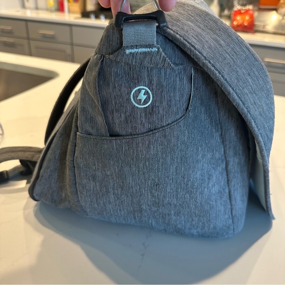 Hie Grovia v. 1 Diaper Bag in Gray/Blue + Pink Changing Pad/Case for Wipes - Picture 4 of 16